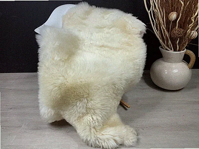 NATURAL SHEEPSKIN Pelt RUG PET FRIENDLY CHAIR RUG DOG BED THROW SEAT COVER